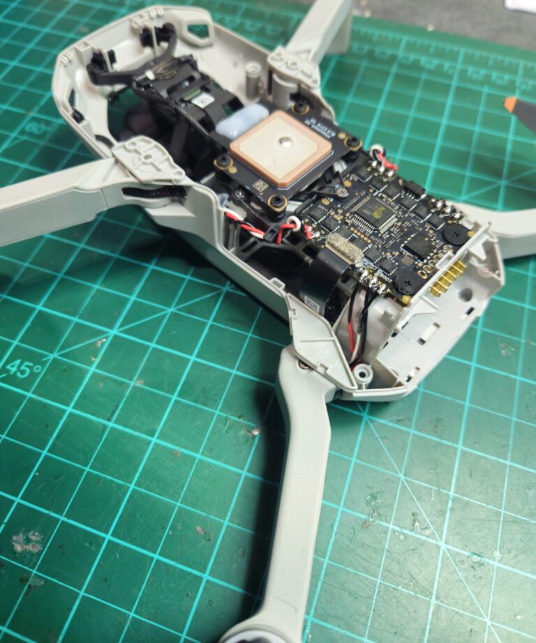 Diagnóstico de averías de dron. Detección precisa de fallos de hardware y software. ¡Pide tu cita hoy mismo!